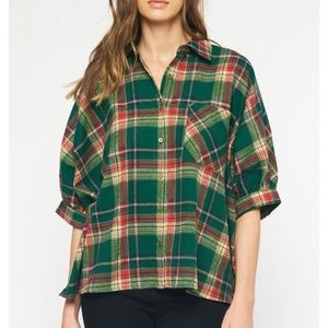 Entro Brand. Never been worn. So cute with a boxy fit.